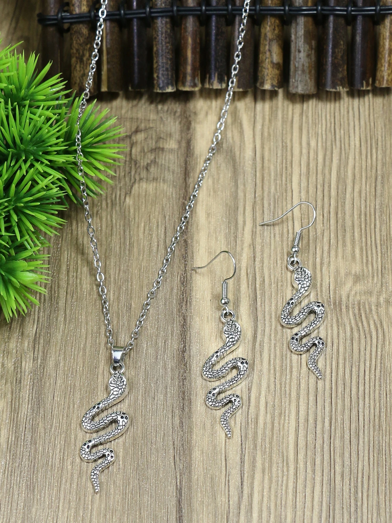Vintage silver snake-themed earring and necklace set