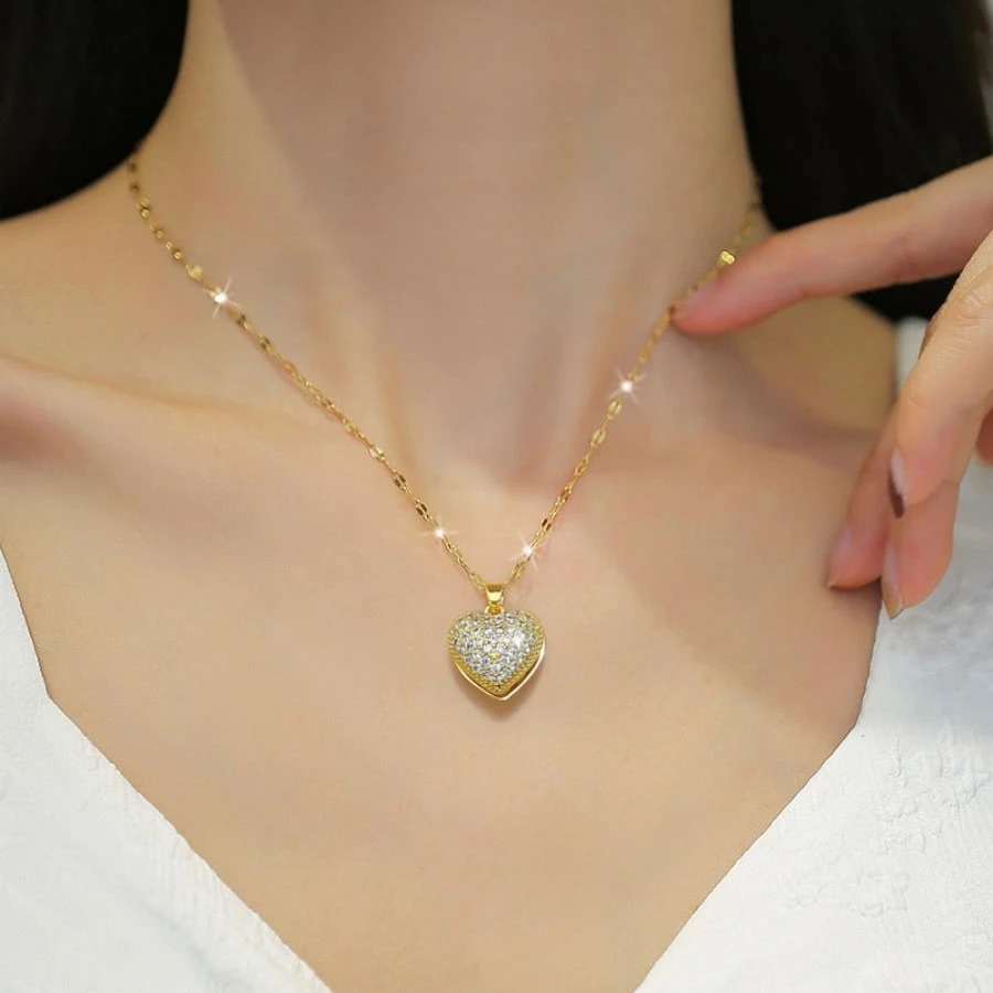 Luxury & Elegant Heart Shaped Faux Pearl & Shell