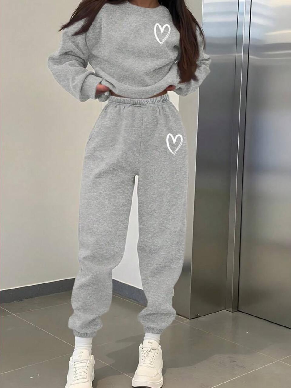 SHEIN Leap Crew Simple Heart Pattern Basic Sweatsuit
