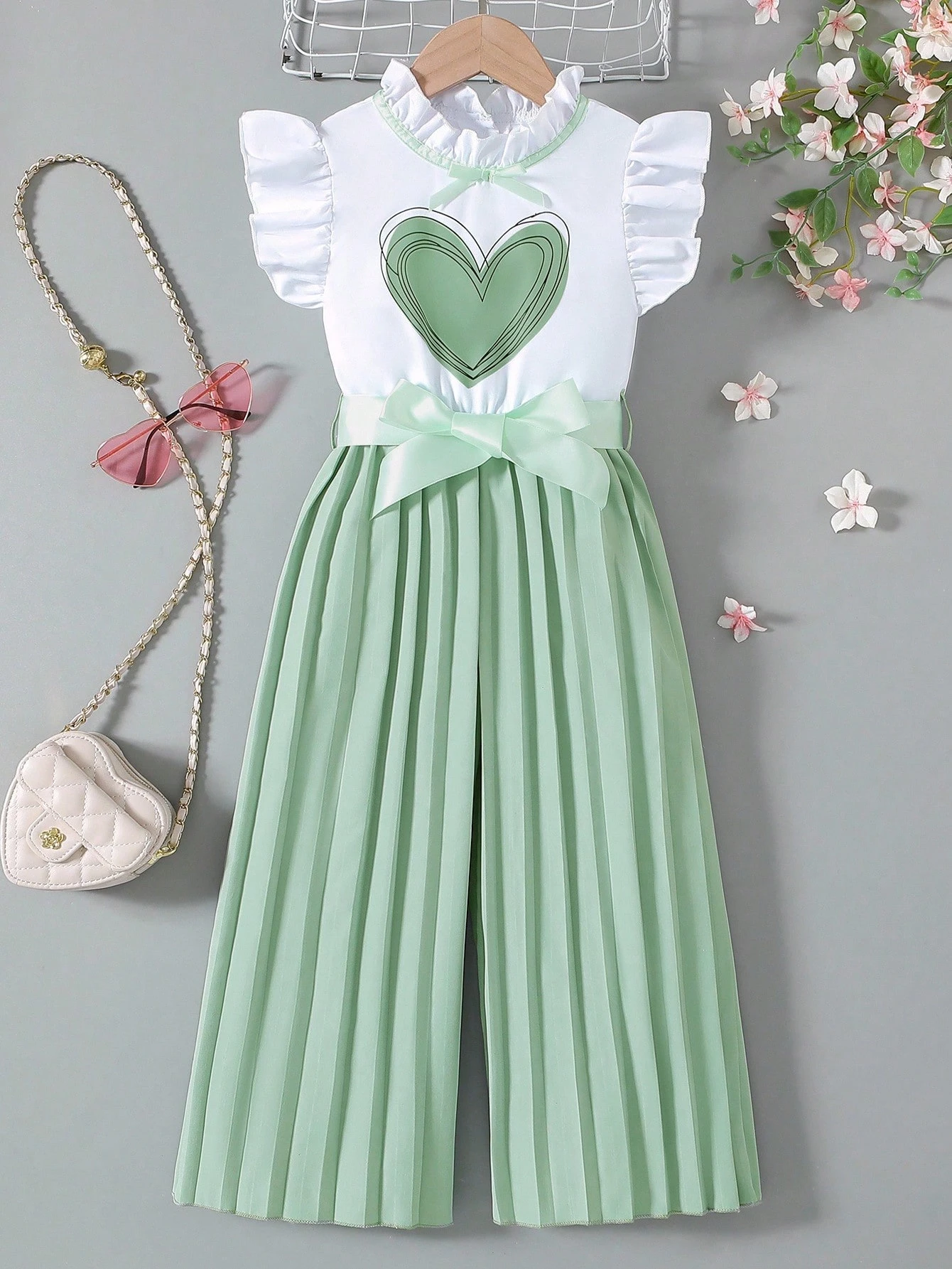 stylish and trendy summer outfit for little girls