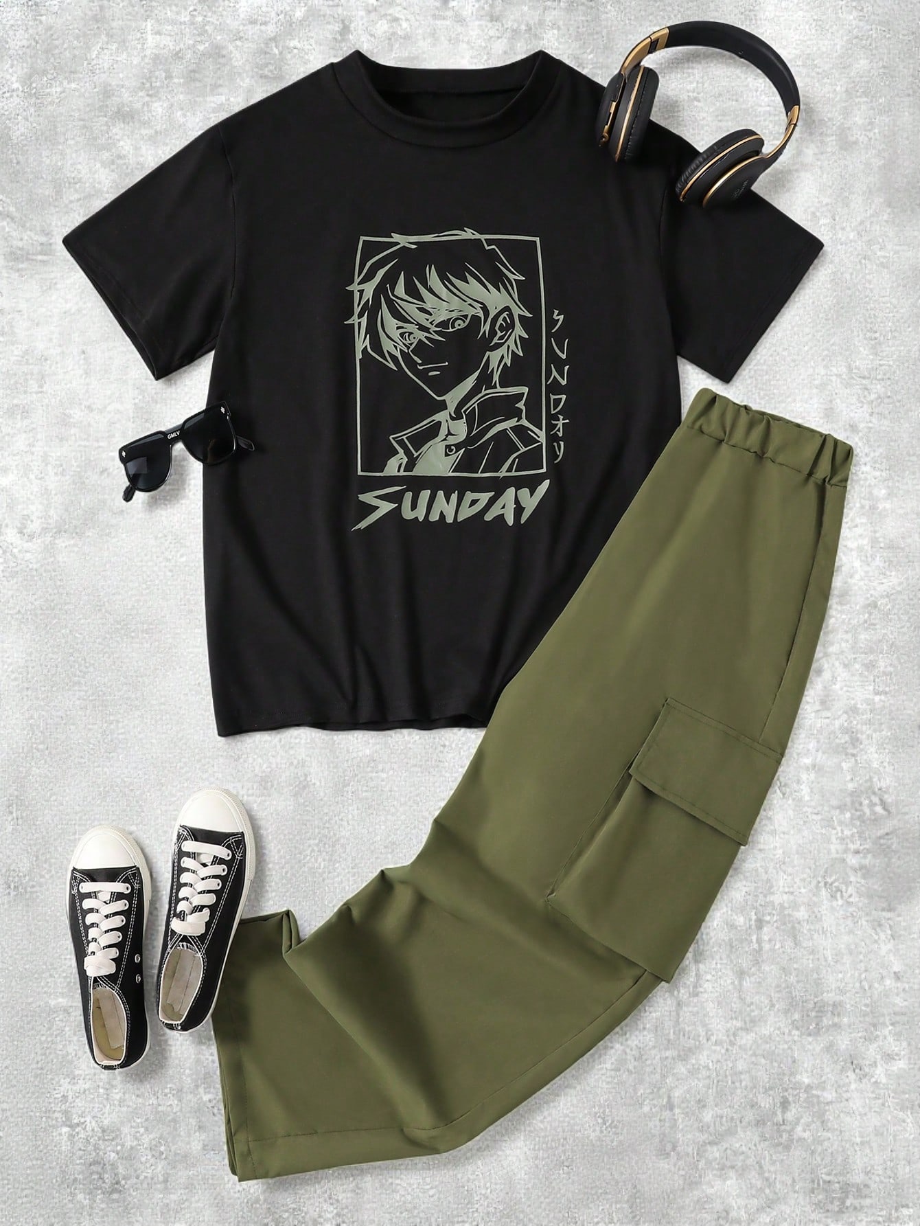 2-piece set: black T-shirt and white casual pants