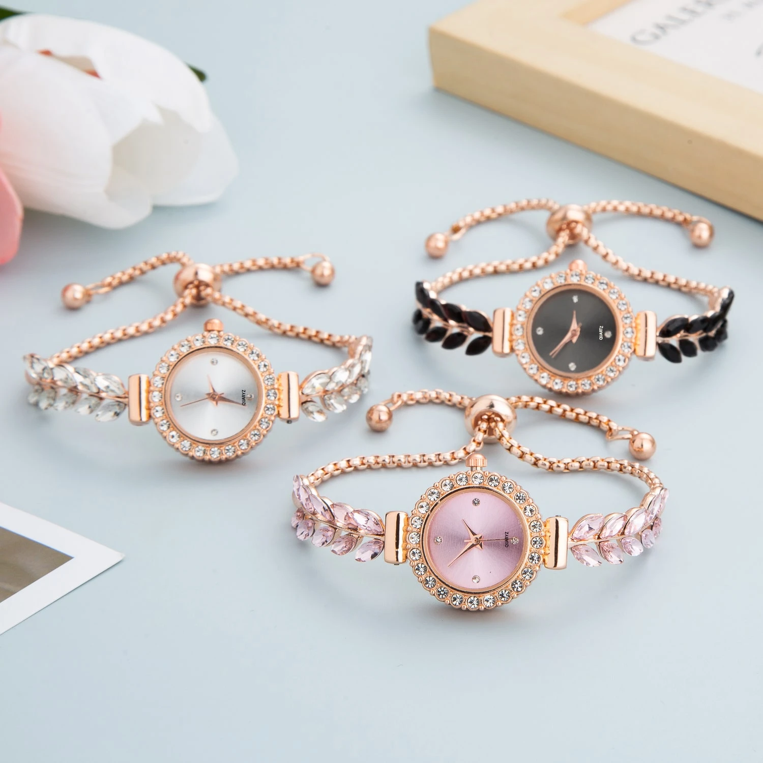New Fashion Casual Women's Bracelet Watch, Cute Round Small Dial With Crystal
