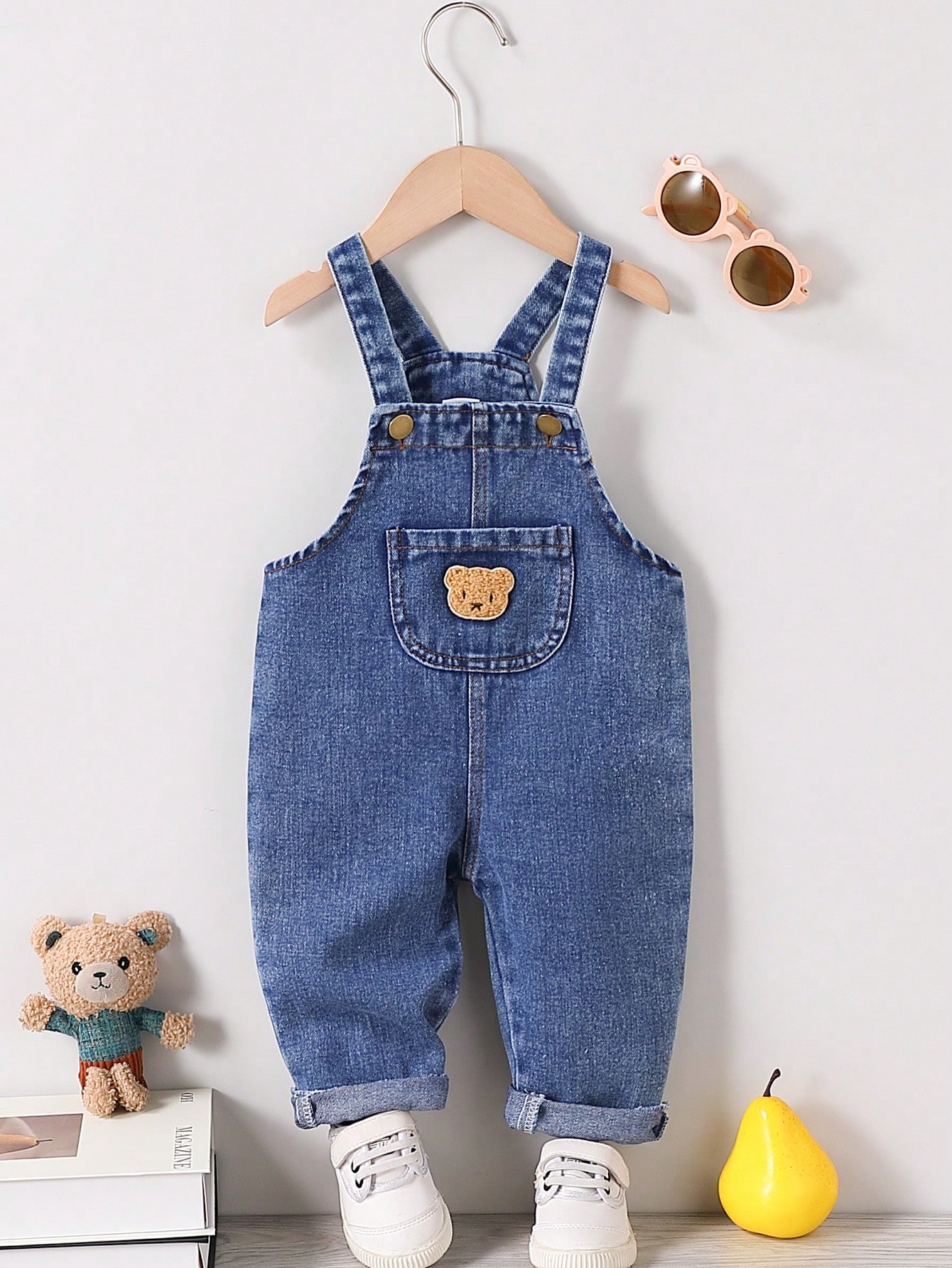 Boys' casual suspender pants in dark blue with pockets